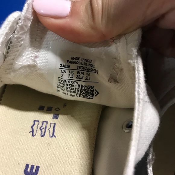 Vans AND Converse - Picture 4 of 4